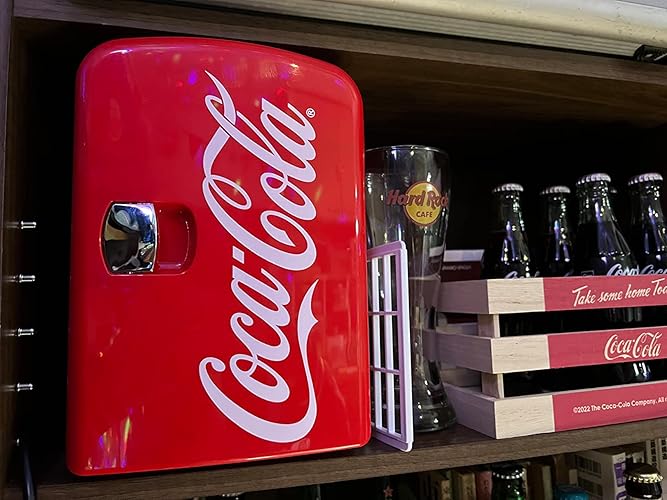 Amazon | ミニ冷蔵庫、カウンタートップ冷蔵庫、コカコーラカー冷蔵庫